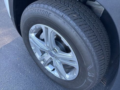 Used 2024 GMC Terrain SLE image 31