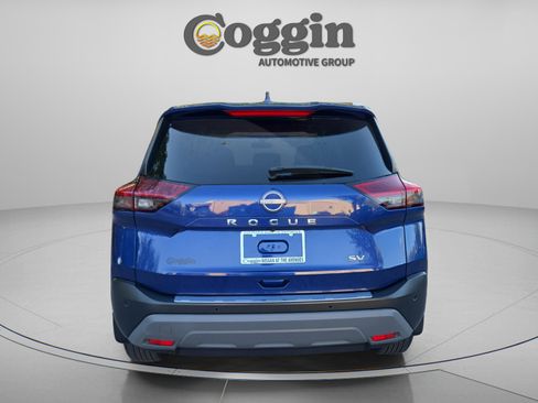 Used 2023 Nissan Rogue SV image 4