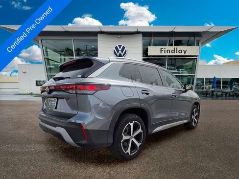 Certified 2025 Volkswagen Tiguan SE FWD image 6