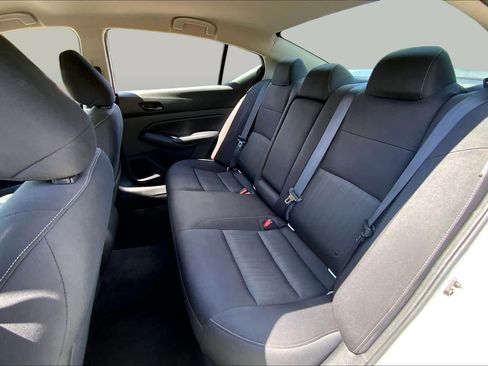 Used 2024 Nissan Altima 2.5 SV FWD image 20