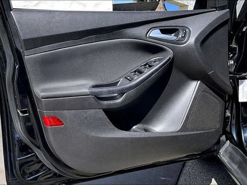 Used 2016 Ford Focus SE FWD image 22