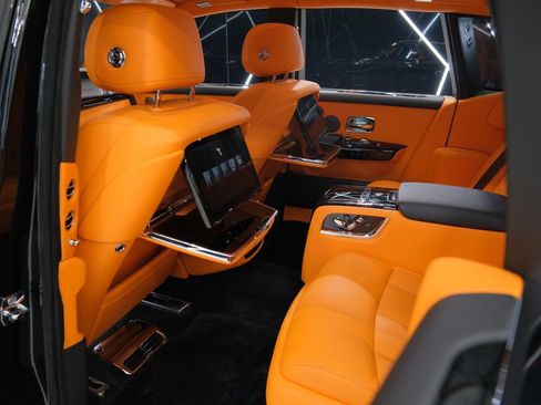 Used 2025 Rolls-Royce Phantom Sedan image 63