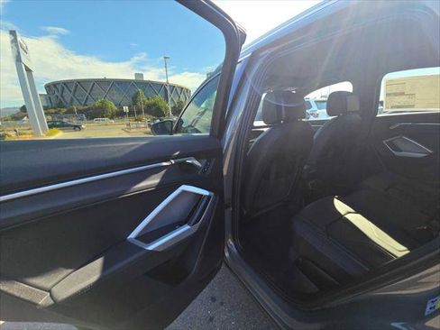 New 2025 Audi Q3 2.0T Premium image 15