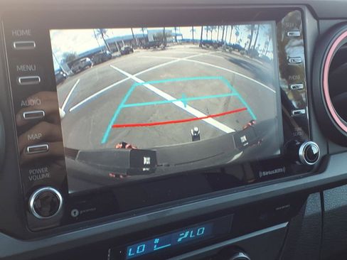 Used 2022 Toyota Tacoma TRD Off-Road w/ Technology Package image 17