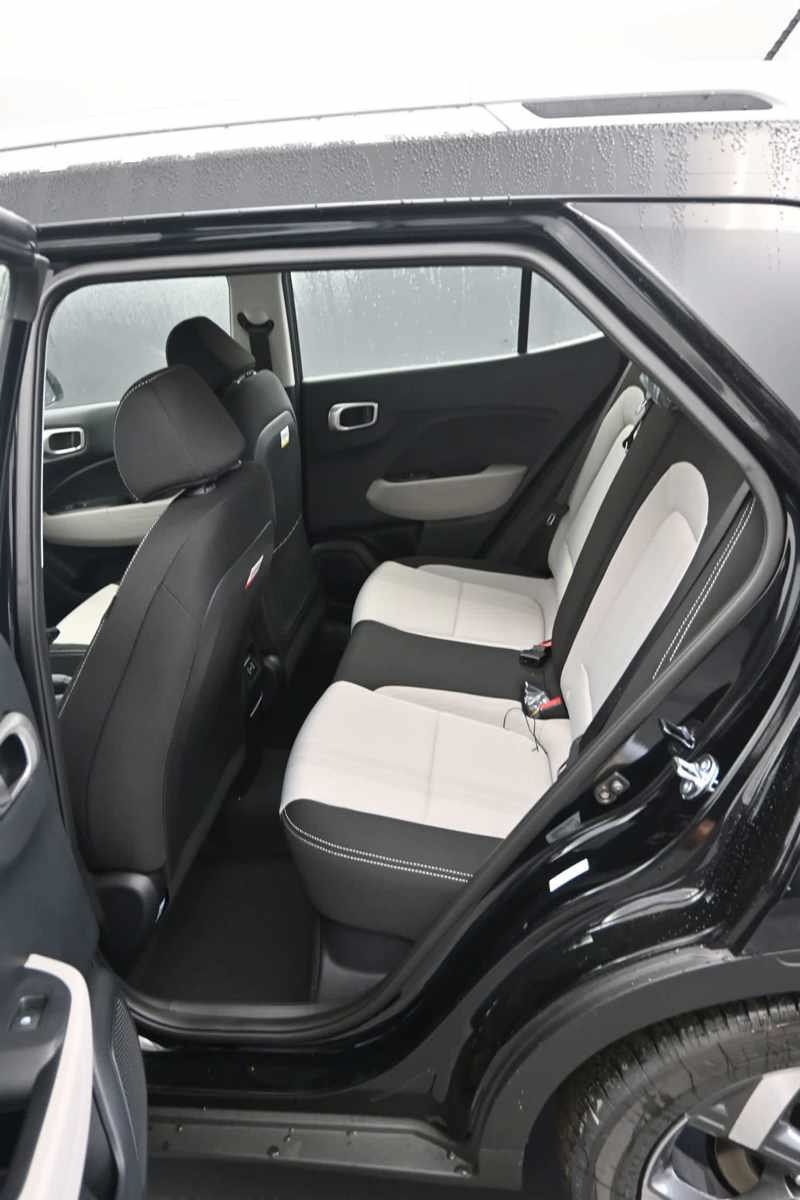 New 2026 Hyundai Venue SEL FWD image 19