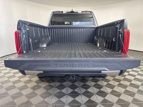 Used 2025 Toyota Tundra Limited AWD/4WD image 21