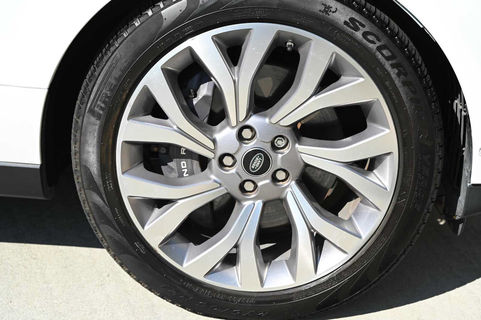 Used 2018 Land Rover Range Rover Supercharged AWD/4WD image 9