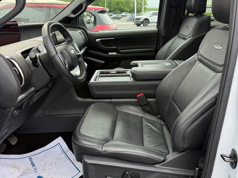 Used 2025 Ford Expedition Max Platinum w/ Stealth Appearance Package AWD/4WD image 10