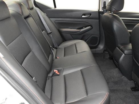 Used 2025 Nissan Altima 2.5 SR FWD image 31