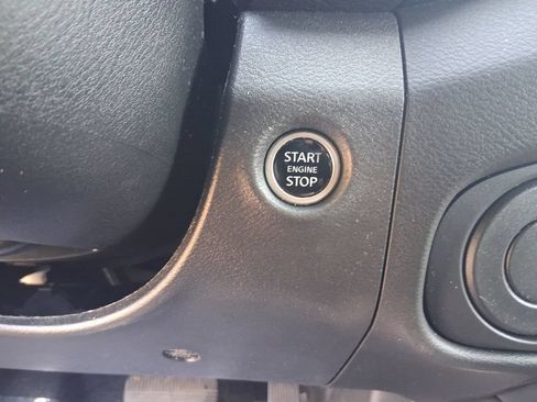 Used 2024 Nissan Frontier SV w/ SV Convenience Package RWD image 29