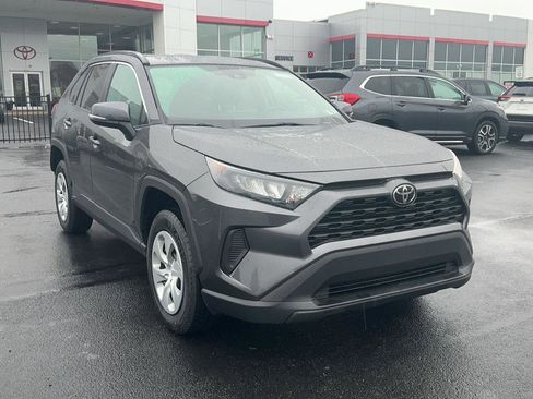 Certified 2021 Toyota RAV4 LE AWD/4WD image 3