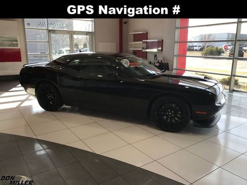 Certified 2020 Dodge Challenger R/T w/ Carbon/Suede Interior Package image 5