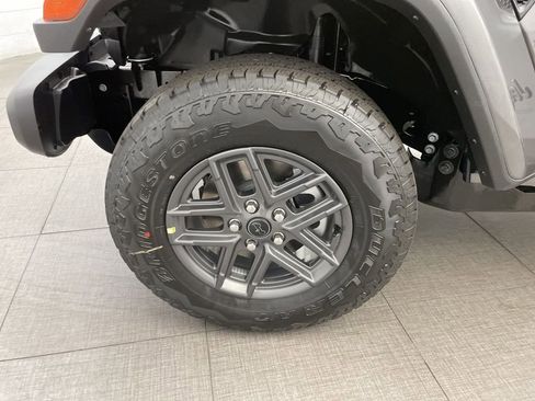 New 2026 Jeep Gladiator Sport image 8