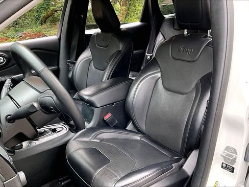 Used 2023 Jeep Cherokee Altitude Lux AWD/4WD image 18