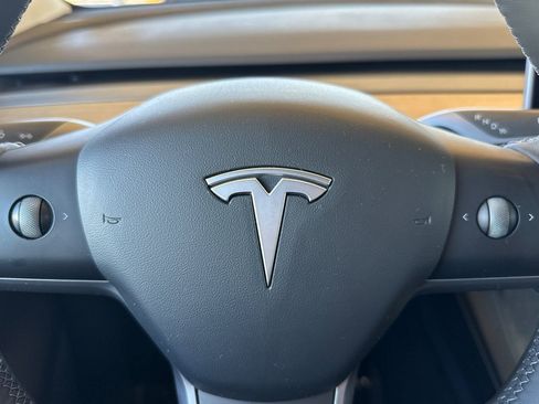 Used 2021 Tesla Model Y Long Range image 26