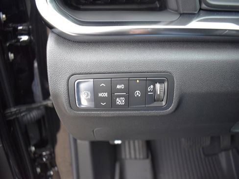 New 2026 GMC Terrain Denali w/ LPO, Black Badging Package image 15