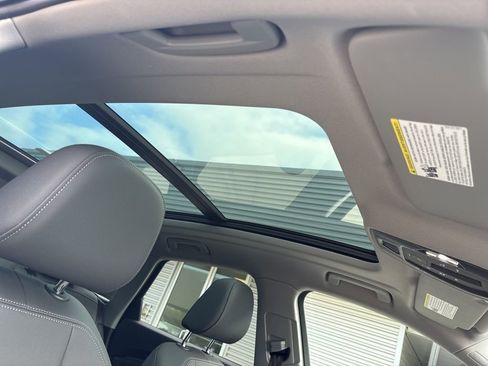 Used 2025 Audi Q5 Premium w/ Convenience Package image 18