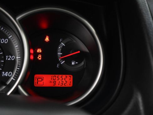 Used 2011 Nissan Versa Hatchback w/ Premium Pkg FWD image 25