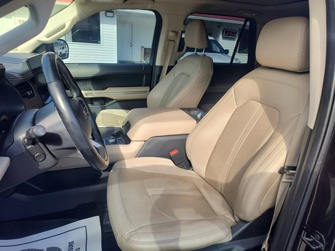 Used 2022 Ford Expedition Max Limited AWD/4WD image 17