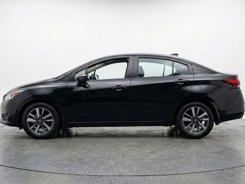 Used 2025 Nissan Versa SV image 5