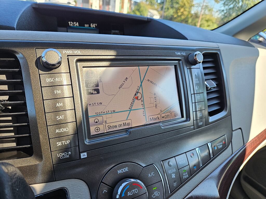 Used 2011 Toyota Sienna XLE w/ Premium Pkg FWD image 27