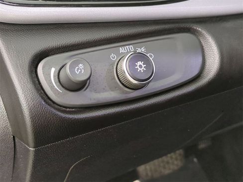 Certified 2018 Chevrolet Volt LT w/ Comfort Package image 17