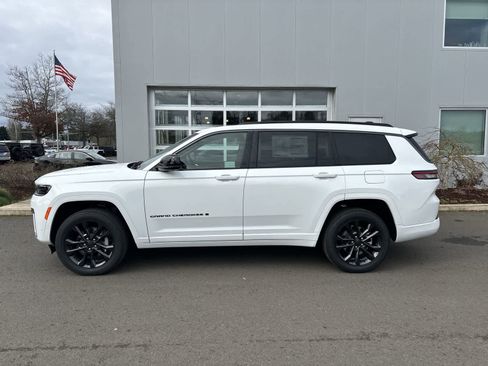 New 2026 Jeep Grand Cherokee L Limited image 2