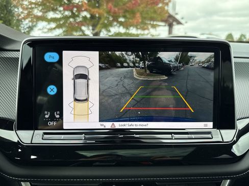 New 2026 Volkswagen Atlas Cross Sport SEL R-Line image 18