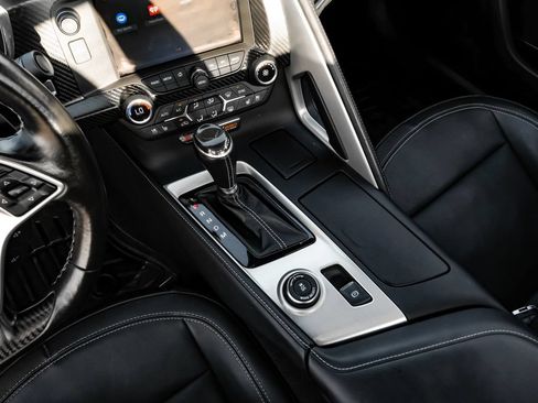 Used 2018 Chevrolet Corvette Z06 RWD image 23