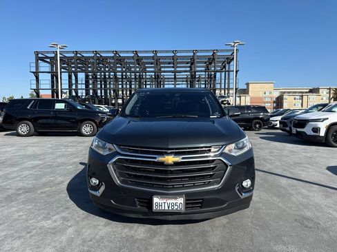 Used 2019 Chevrolet Traverse LT FWD image 2