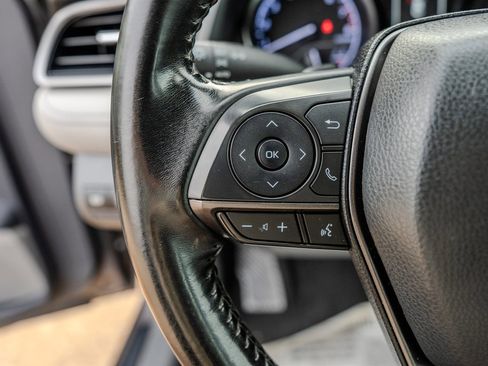 Used 2022 Toyota Camry SE image 16