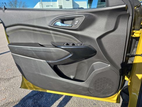 Used 2024 Chevrolet Trax ACTIV w/ Driver Confidence Package image 27