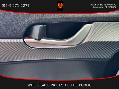 Used 2021 Hyundai Palisade SE AWD/4WD image 14