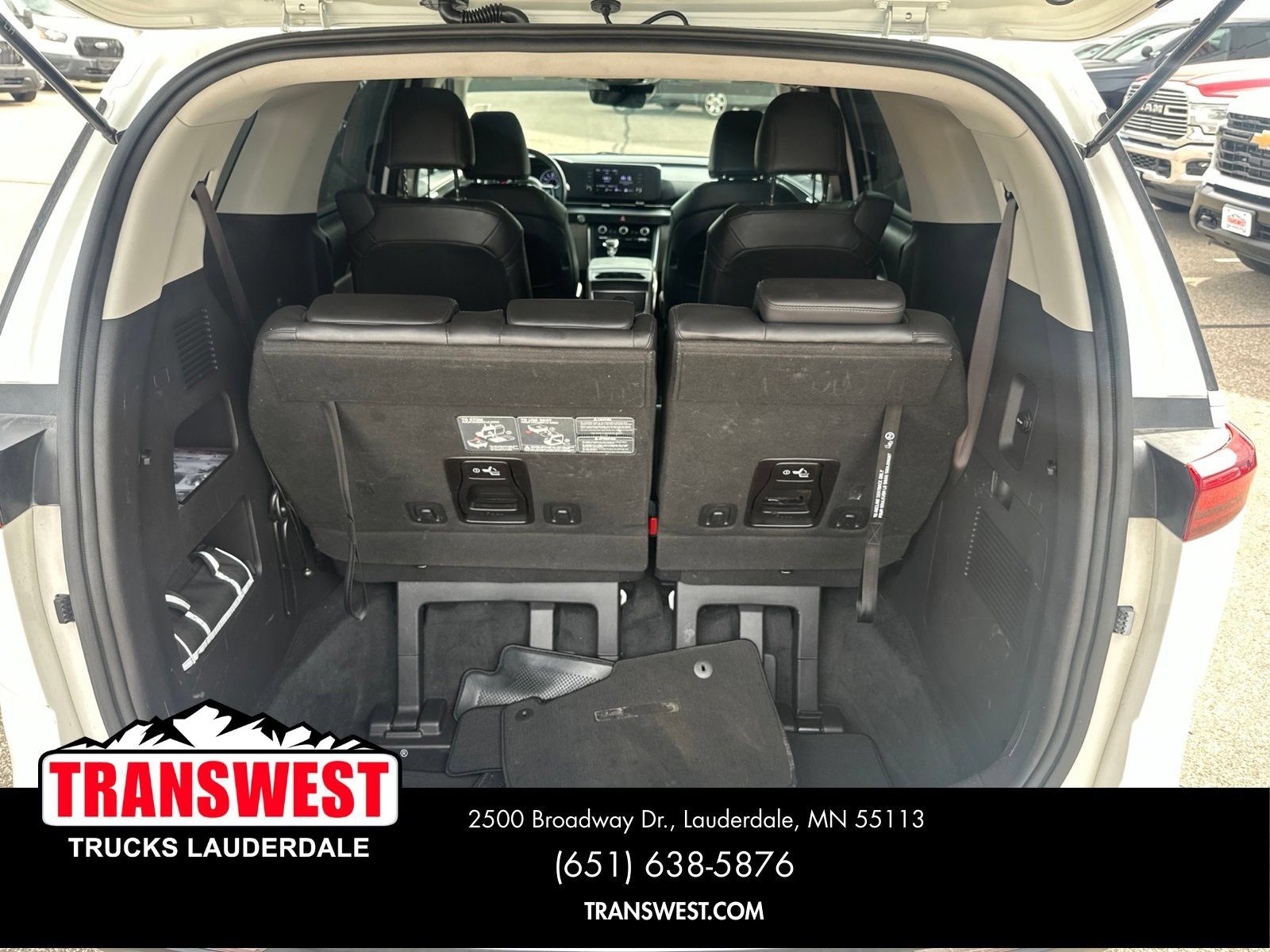 Used 2022 Kia Carnival LX FWD image 11