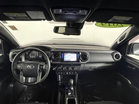 Used 2019 Toyota Tacoma TRD Sport w/ Technology Package image 14