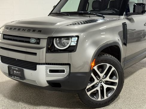 Used 2022 Land Rover Defender 110 S AWD/4WD image 3