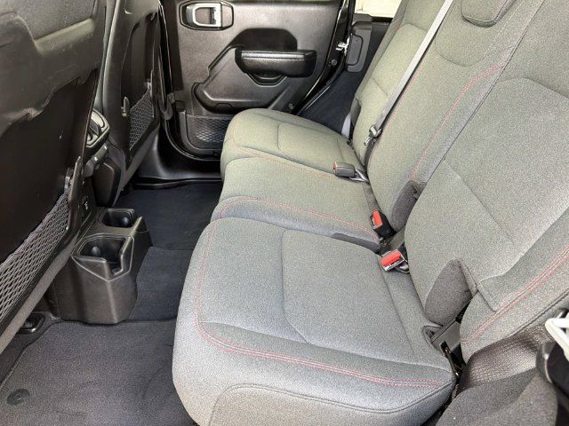 Used 2025 Jeep Wrangler Unlimited Rubicon AWD/4WD image 18
