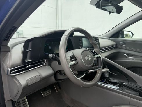 Used 2025 Hyundai Elantra Sport FWD image 10
