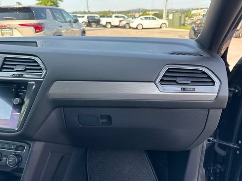 Used 2021 Volkswagen Tiguan SE R-Line AWD/4WD image 18