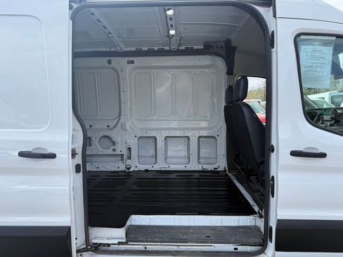 Used 2023 Ford Transit 250 Medium Roof RWD image 17