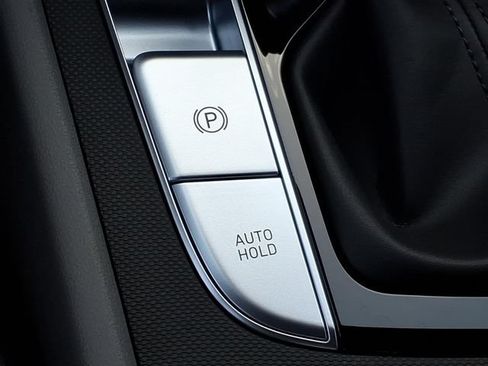 New 2026 Hyundai Elantra Hybrid FWD image 23
