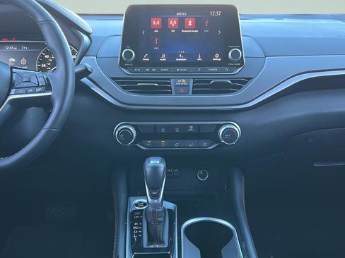 Used 2025 Nissan Altima 2.5 SR FWD image 18