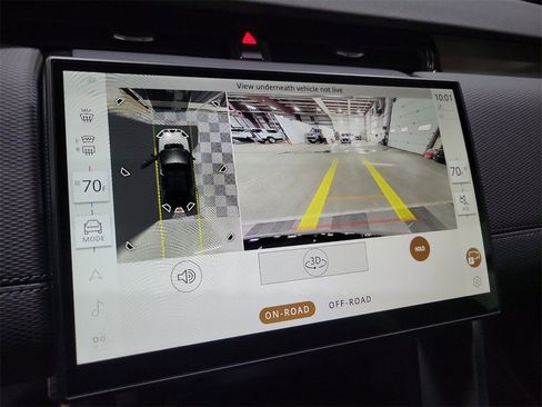 New 2025 Land Rover Discovery Sport Dynamic SE image 19