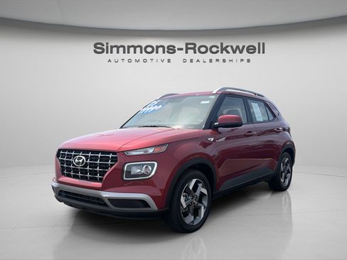 Used 2025 Hyundai Venue SEL FWD image 1