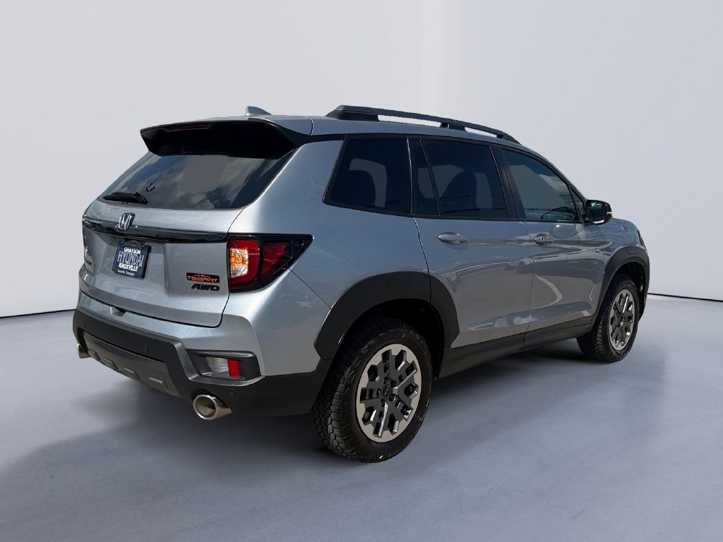 Used 2025 Honda Passport TrailSport image 3