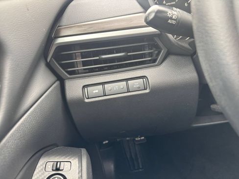 Used 2025 Nissan Altima 2.5 SV FWD image 34
