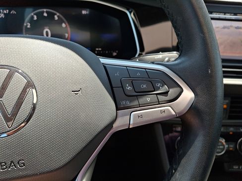 Certified 2023 Volkswagen Jetta SE w/ Panoramic Sunroof Package FWD image 21