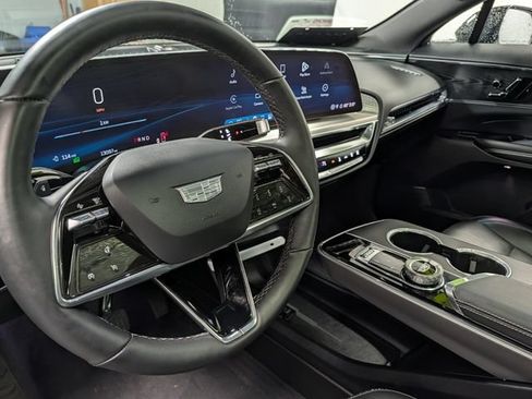 Certified 2024 Cadillac Lyriq Luxury AWD/4WD image 17