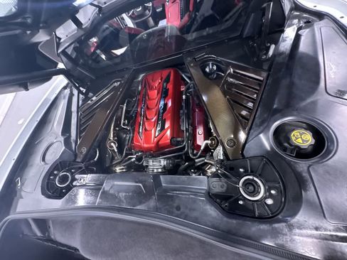 Used 2021 Chevrolet Corvette Stingray Premium Cpe w/ Z51 Performance Package image 11