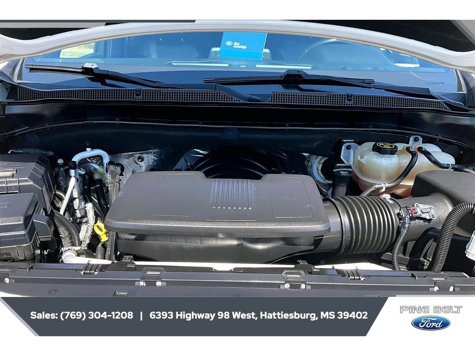 Used 2022 Chevrolet Tahoe LT w/ Luxury Package AWD/4WD image 8